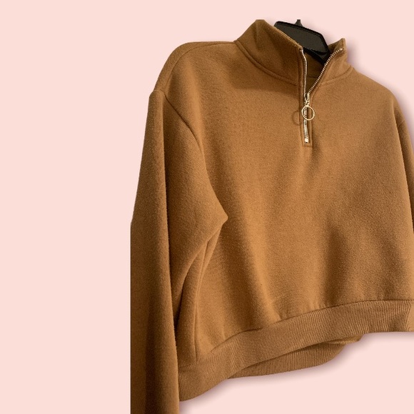 cute semi-cropped zipped cardigan! - Picture 3 of 3